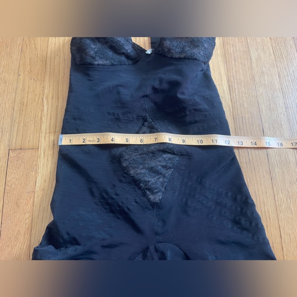 60s Vintage All in one Step in One piece Girdle / Shapewear - Picture 8 of 9